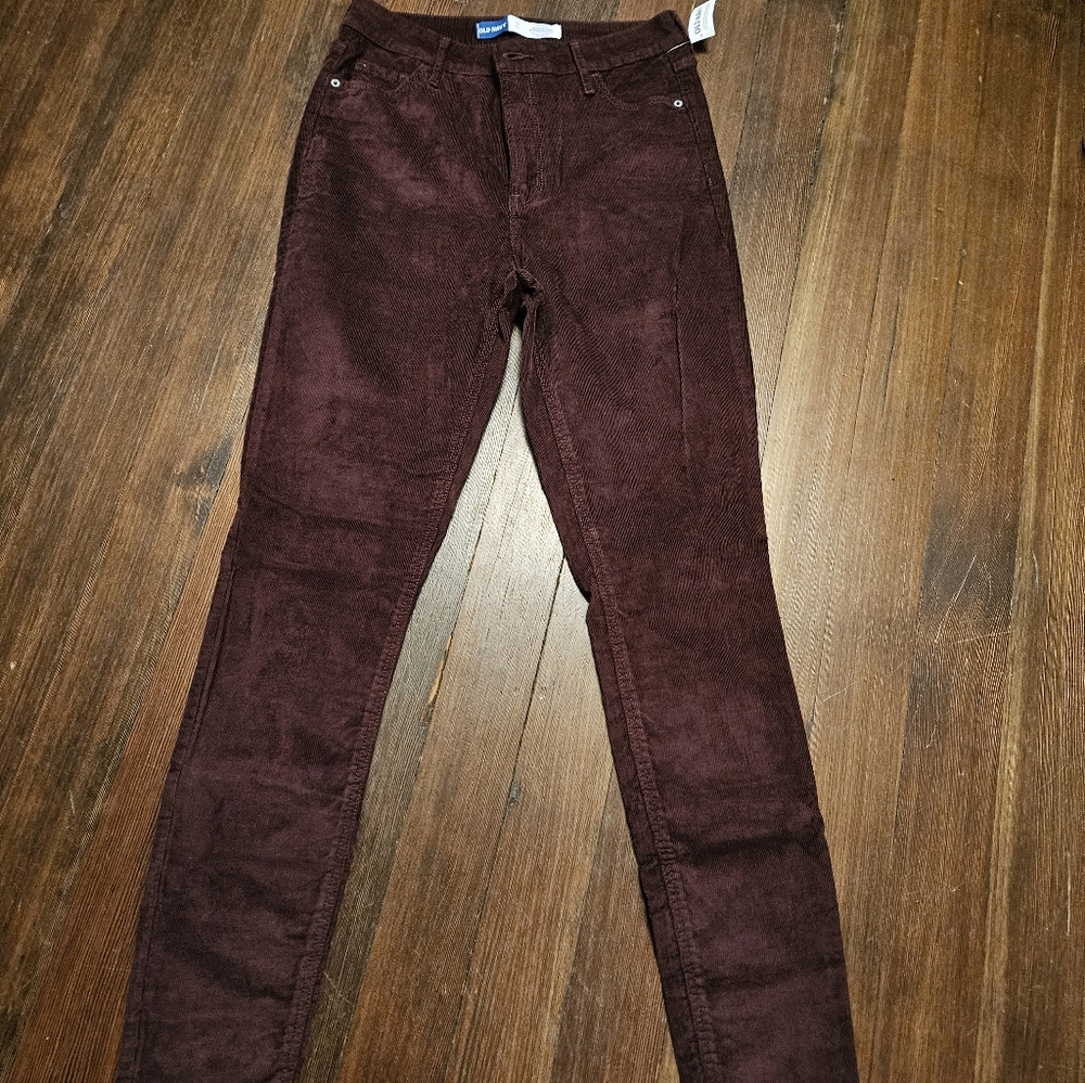 ***NWT*** Old Navy courdoroys - Picture 2 of 5